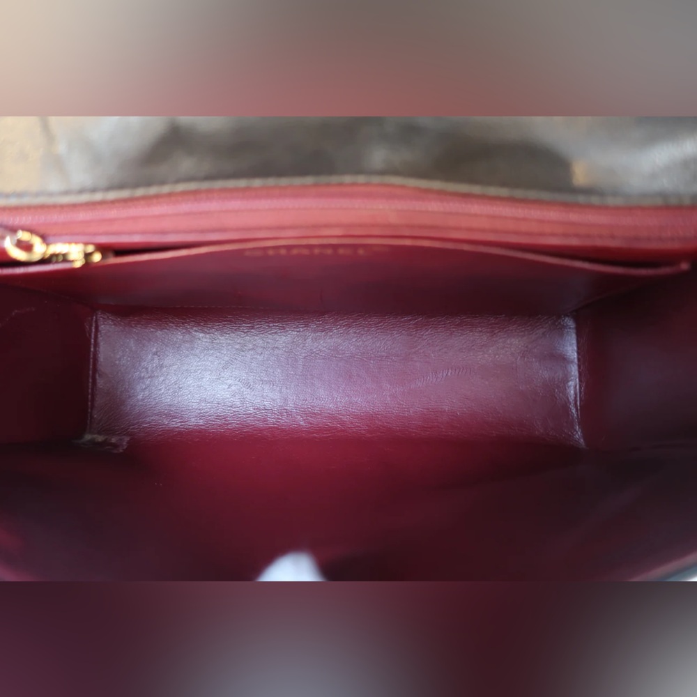 Authentic CHANEL black lambskin medium sized camera vintage crossbody bag - Picture 8 of 15